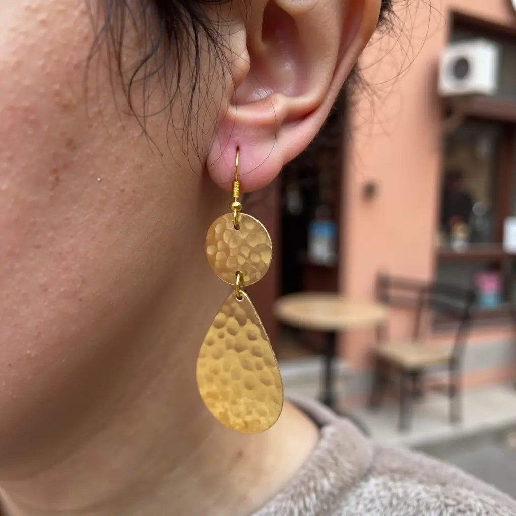 Hammered Brass Drop Earrings – Gold Teardrop Design image 4