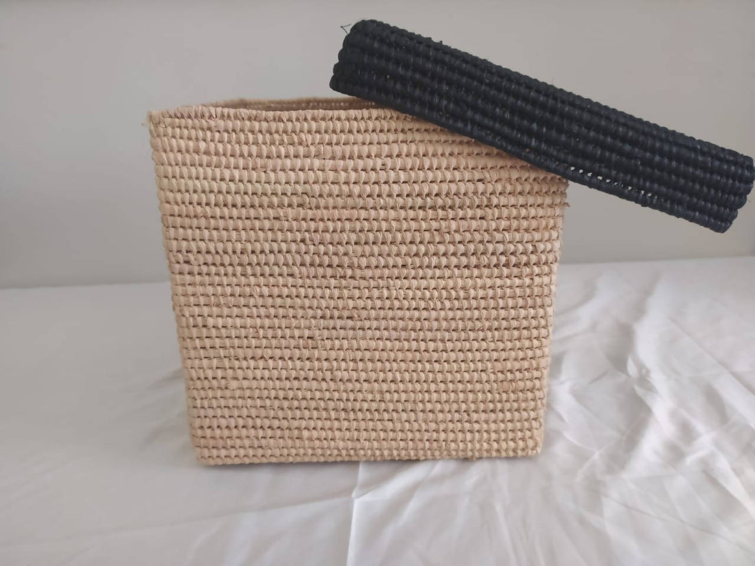 Raphia Box