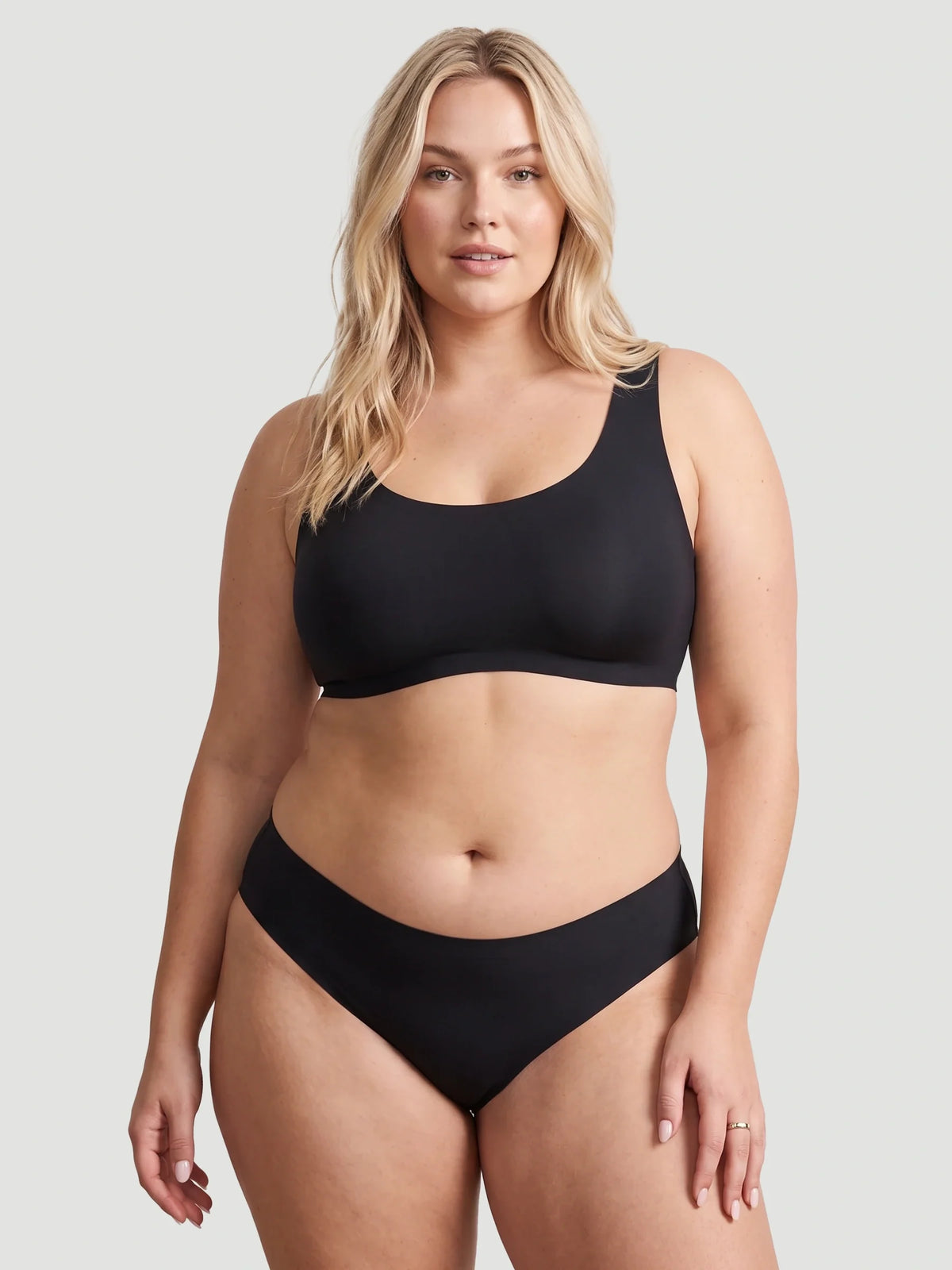 Mid Waist Seamless Bonded Bikini Underwear