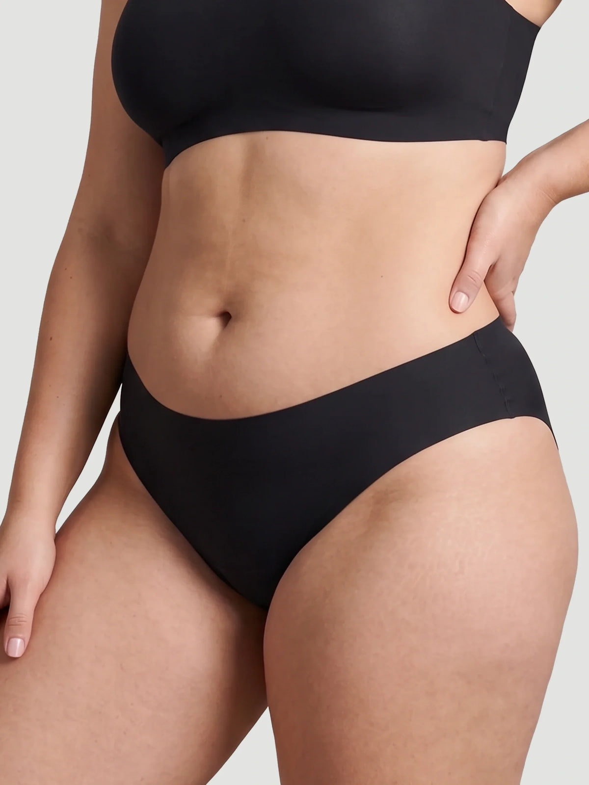 Mid Waist Seamless Bonded Bikini Underwear