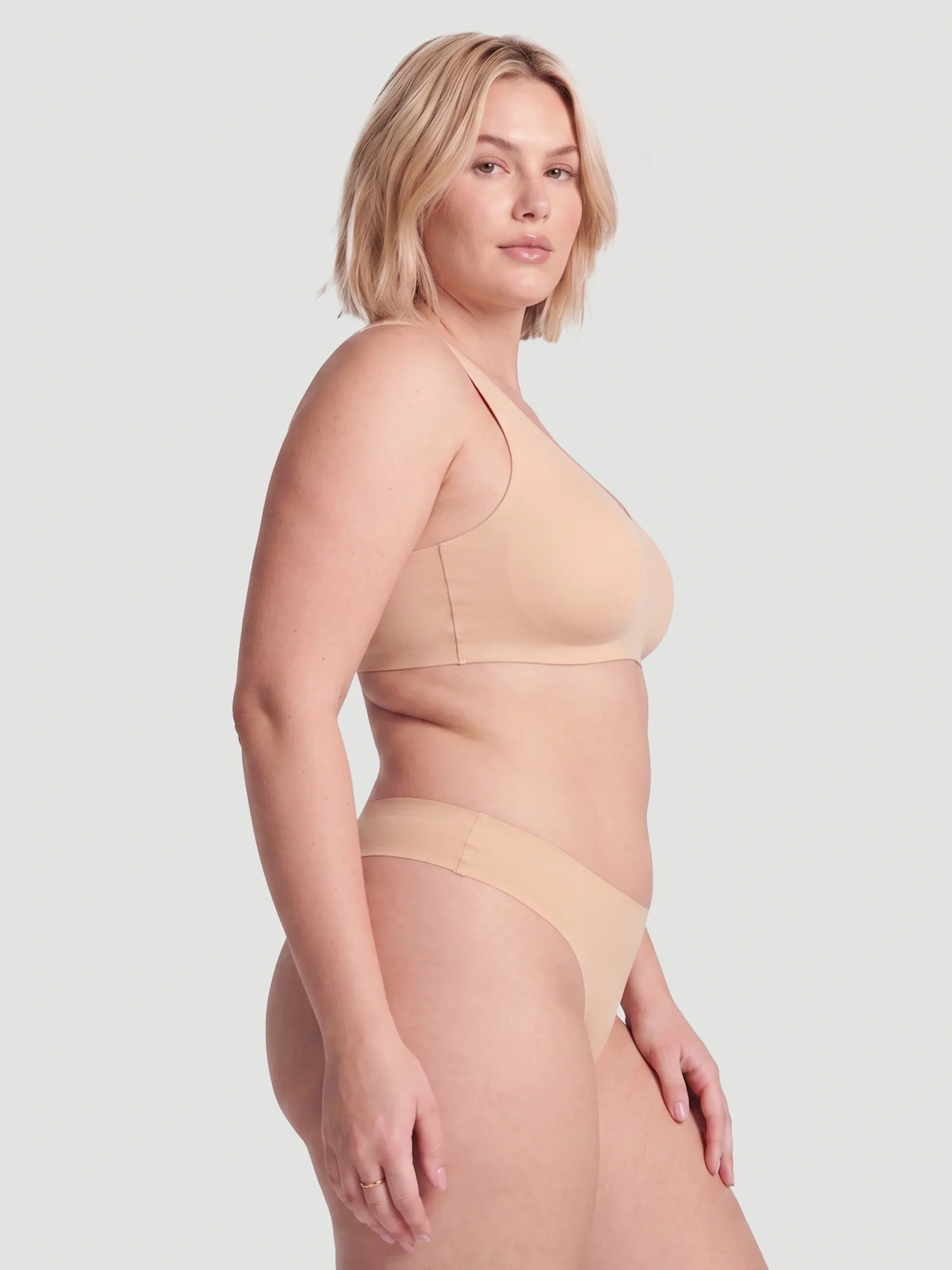 Mid Waist Seamless Bonded Thong Underwear