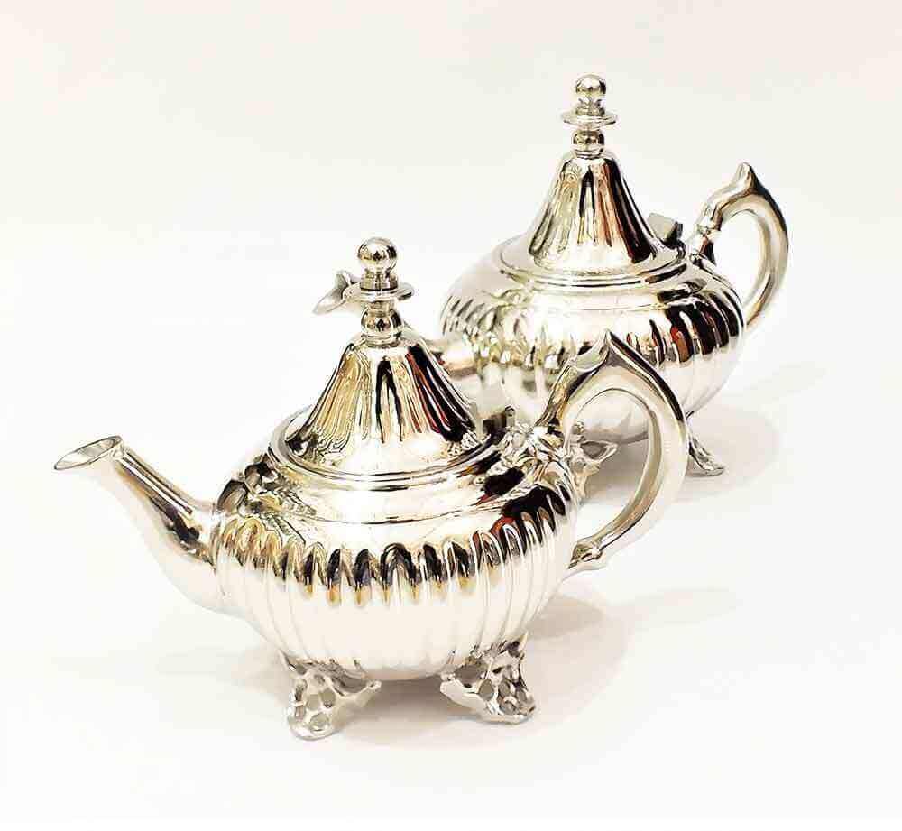 Ribbed Silver Teapot with Vertical Pattern – Footed Design image 4