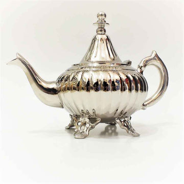 Ribbed Silver Teapot with Vertical Pattern – Footed Design image