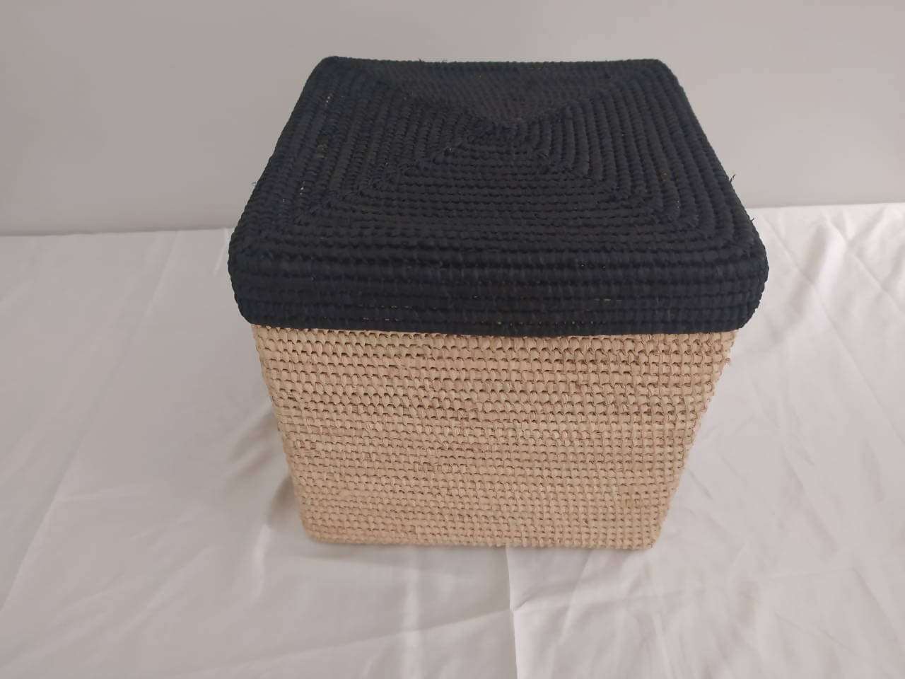 Raphia Box